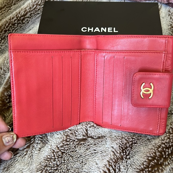 Authentic Chanel leather icon line wallet with red Lambskin leather - Picture 5 of 11